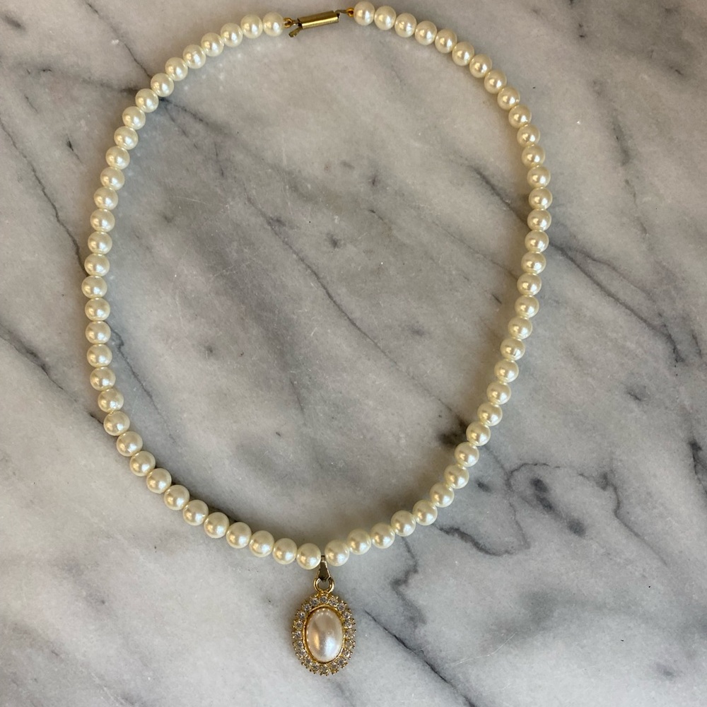 Vintage faux pearl necklace